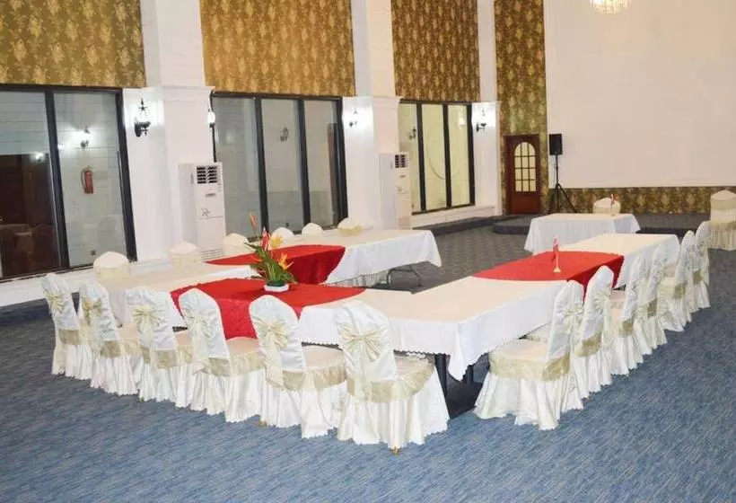 هتل Loumaile Lodge