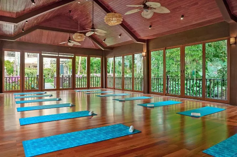 Отель Marriott Mai Khao Beach Club