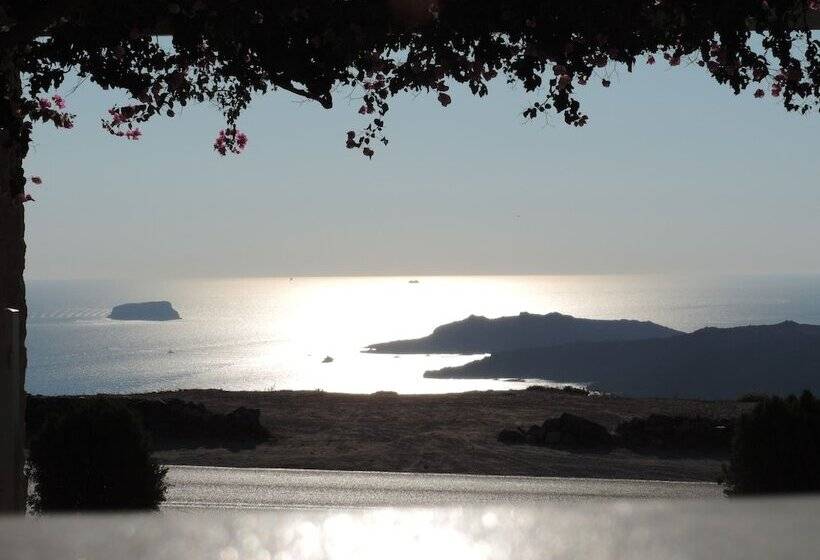 هتل Nautilus Dome