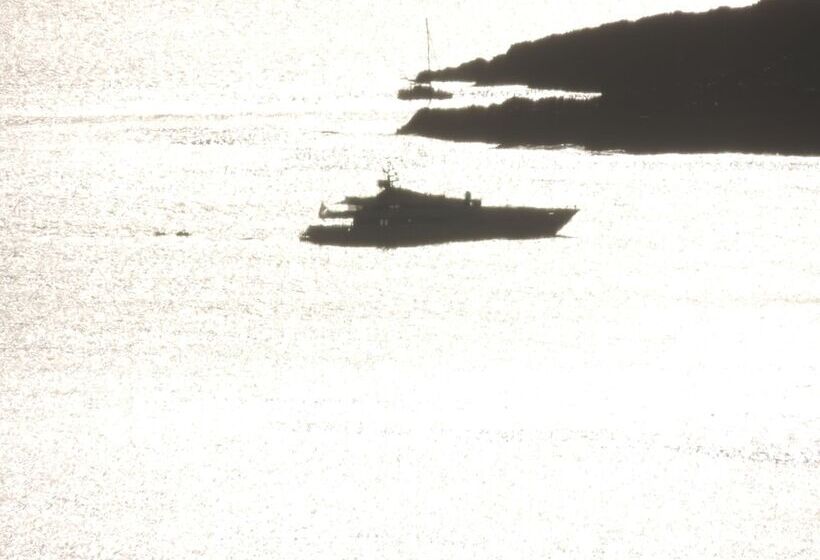 هتل Nautilus Dome