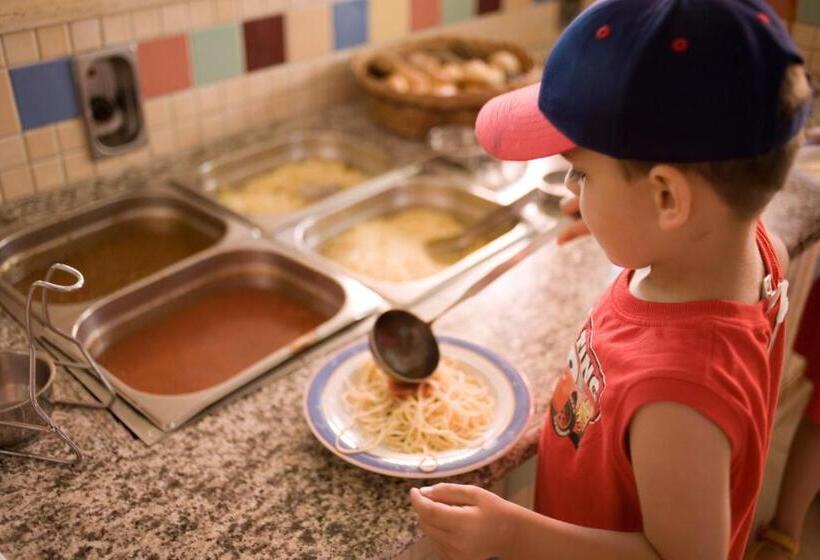 هتل Robinson Pamfilya All Inclusive