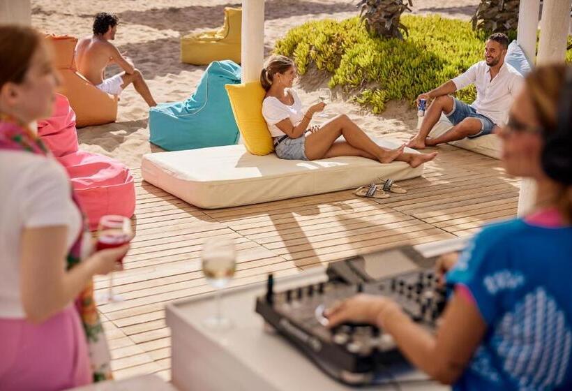 هتل Robinson Pamfilya All Inclusive