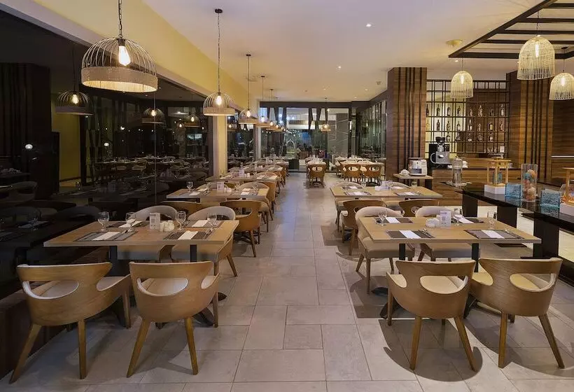 Отель Swissbelinn Baloi Batam