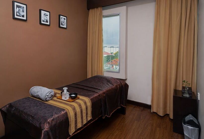 בית מלון כפרי Swissbelinn Baloi Batam