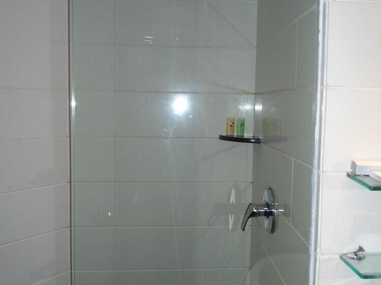 בית מלון כפרי Swissbelinn Baloi Batam