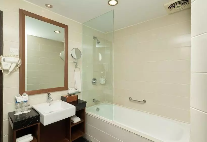 Отель Swissbelinn Baloi Batam