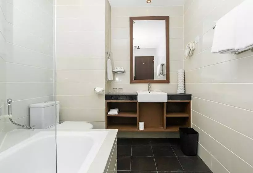 Отель Swissbelinn Baloi Batam