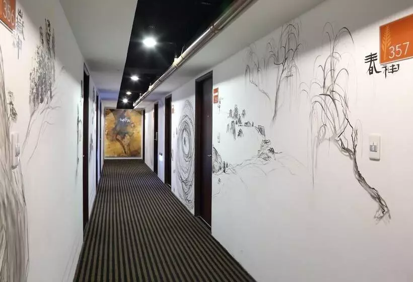 هتل In One City Inn