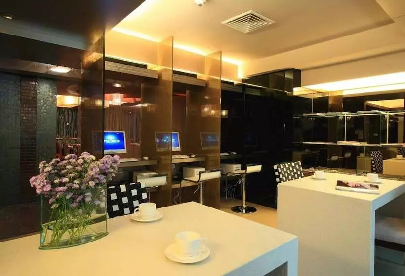 هتل In One City Inn