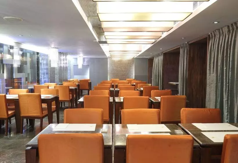 هتل In One City Inn