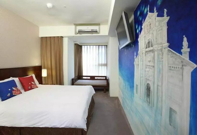 هتل In One City Inn