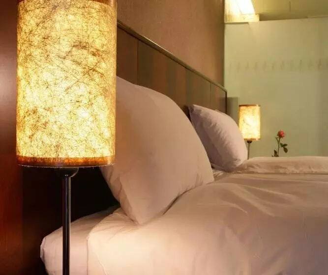 هتل In One City Inn