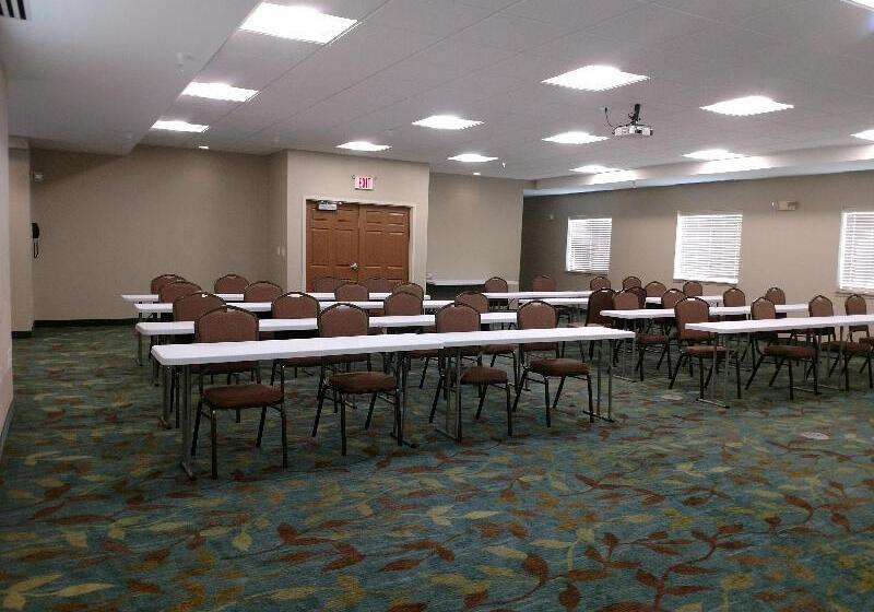 هتل Candlewood Suites Indianapolis Northwest, An Ihg