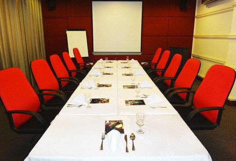 בית מלון כפרי Celeste Makati