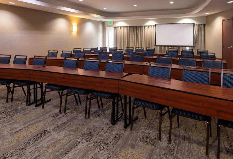 فندق Courtyard High Point