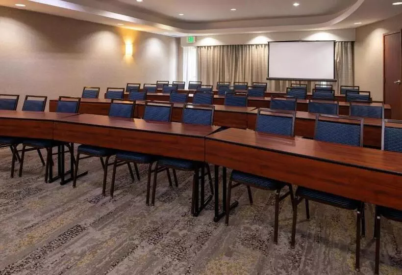 호텔 Courtyard High Point