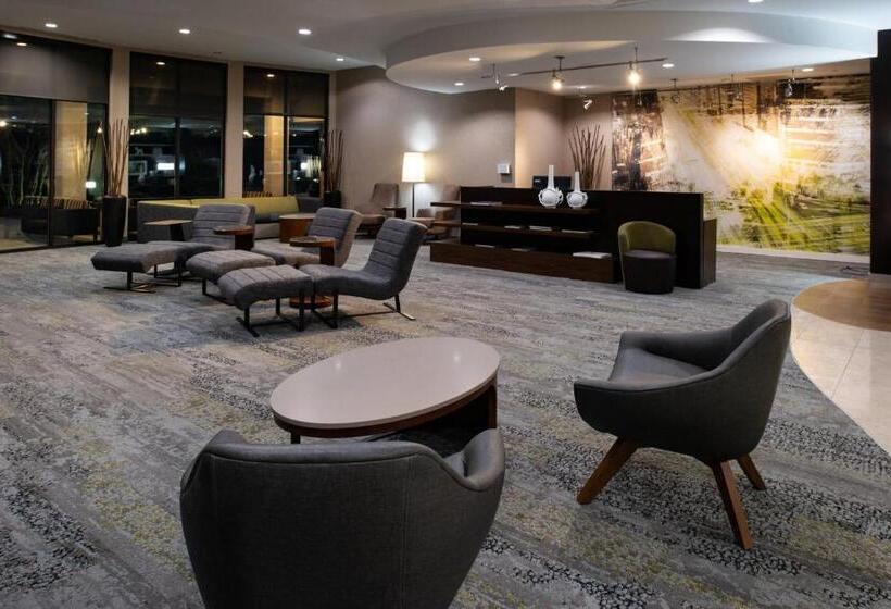 فندق Courtyard High Point