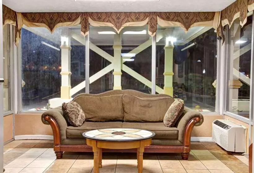 בית מלון כפרי Days Inn By Wyndham Knoxville West