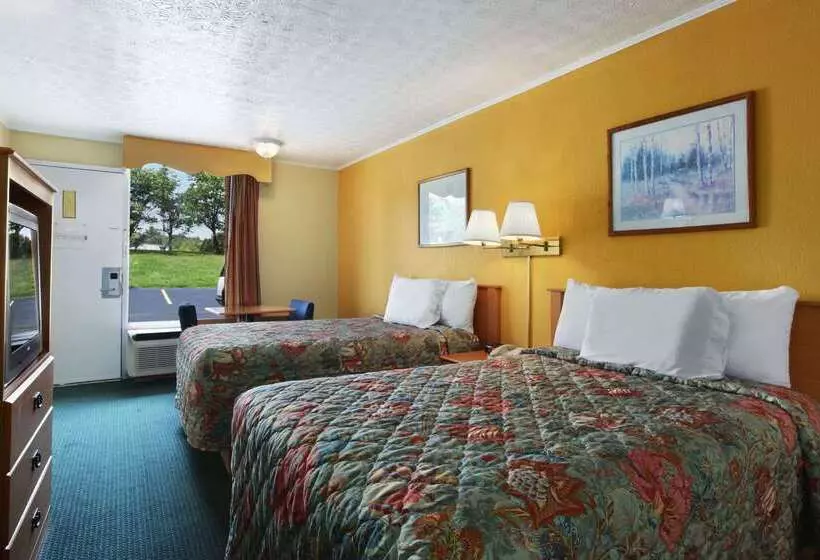 בית מלון כפרי Days Inn By Wyndham Knoxville West