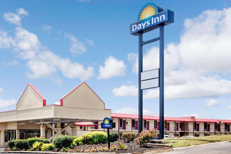 בית מלון כפרי Days Inn By Wyndham Knoxville West