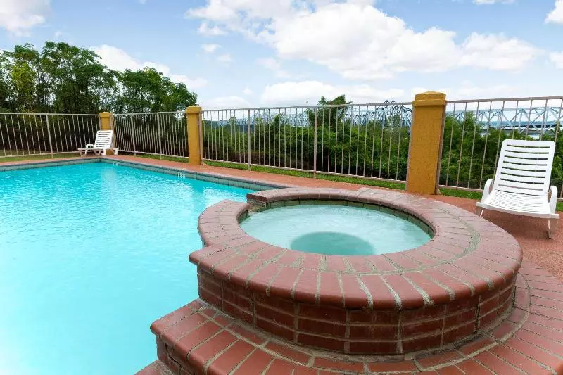 호텔 Days Inn & Suites By Wyndham Vicksburg