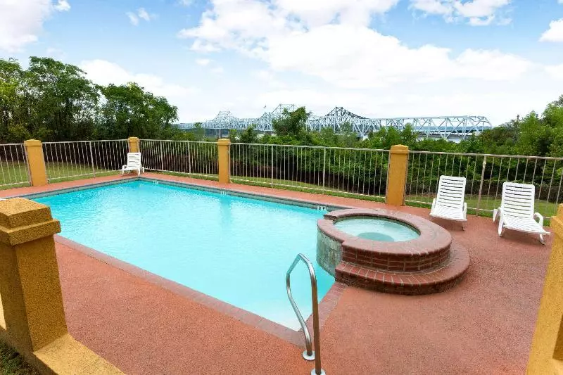 호텔 Days Inn & Suites By Wyndham Vicksburg