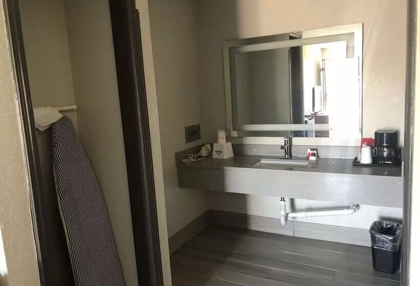 호텔 Days Inn & Suites By Wyndham Vicksburg