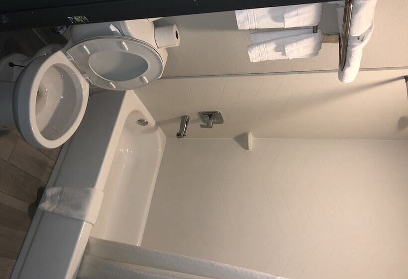 فندق Days Inn & Suites By Wyndham Vicksburg