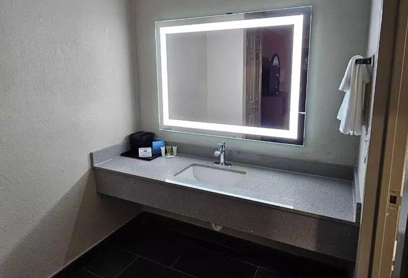 호텔 Days Inn & Suites By Wyndham Vicksburg