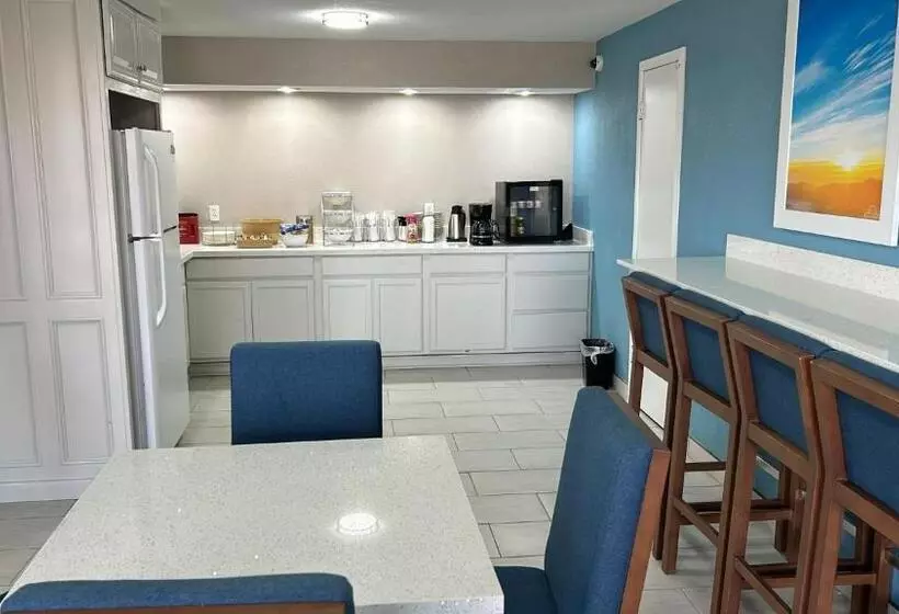 호텔 Days Inn & Suites By Wyndham Vicksburg