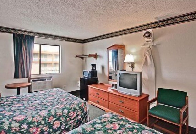 هتل Econo Lodge Akron Copley Northwest