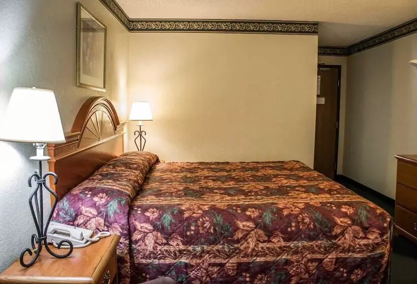 هتل Econo Lodge Akron Copley Northwest