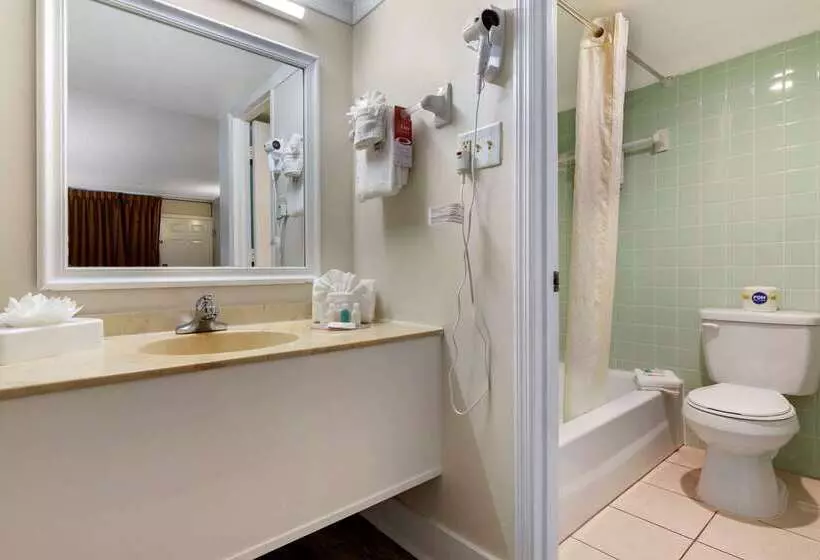 Отель Econo Lodge Of Conway