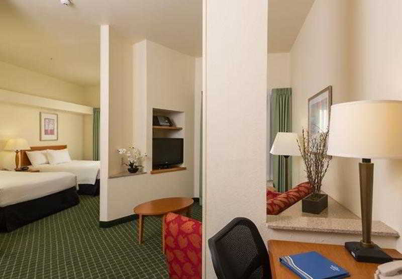 Отель Fairfield Inn & Suites By Marriott Lafayette South