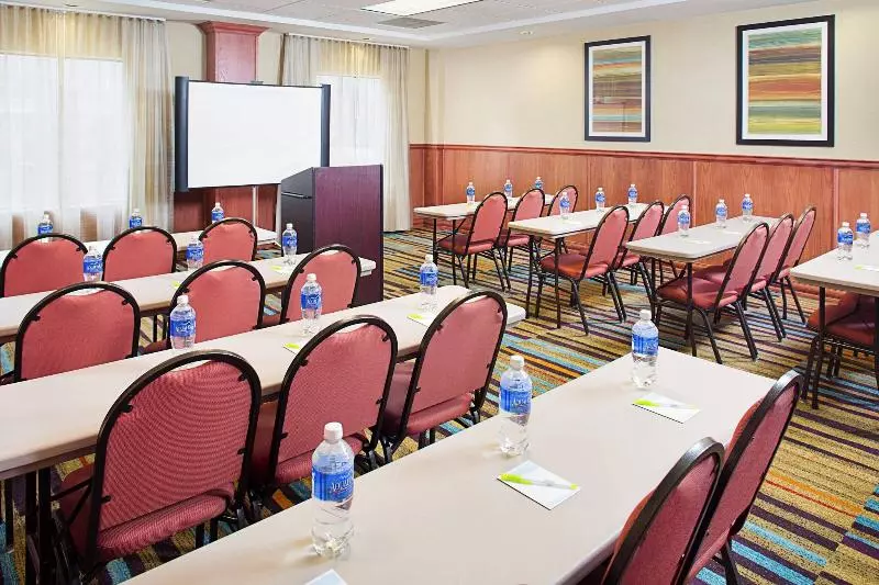 Отель Fairfield Inn & Suites By Marriott Lafayette South