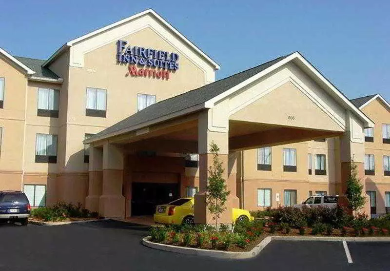Отель Fairfield Inn & Suites By Marriott Lafayette South
