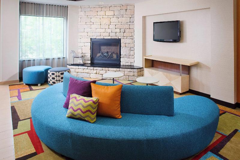 Отель Fairfield Inn & Suites By Marriott Lafayette South