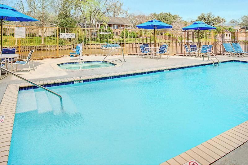 Отель Fairfield Inn & Suites By Marriott Lafayette South