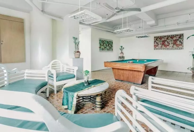 Greenhills Elan Hotel Modern