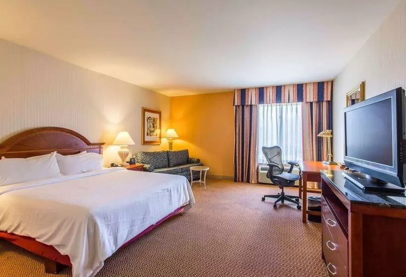 ホテル Hilton Garden Inn Milwaukee Northwest Conference Center