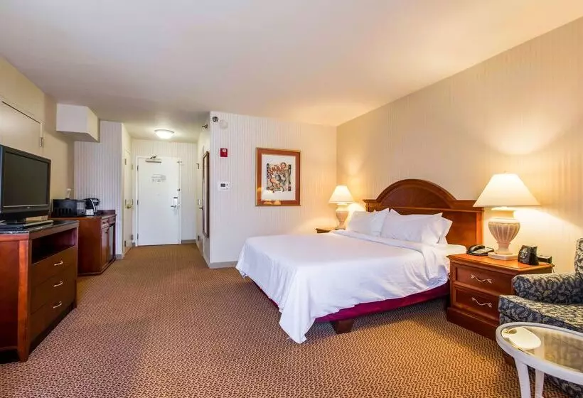 ホテル Hilton Garden Inn Milwaukee Northwest Conference Center