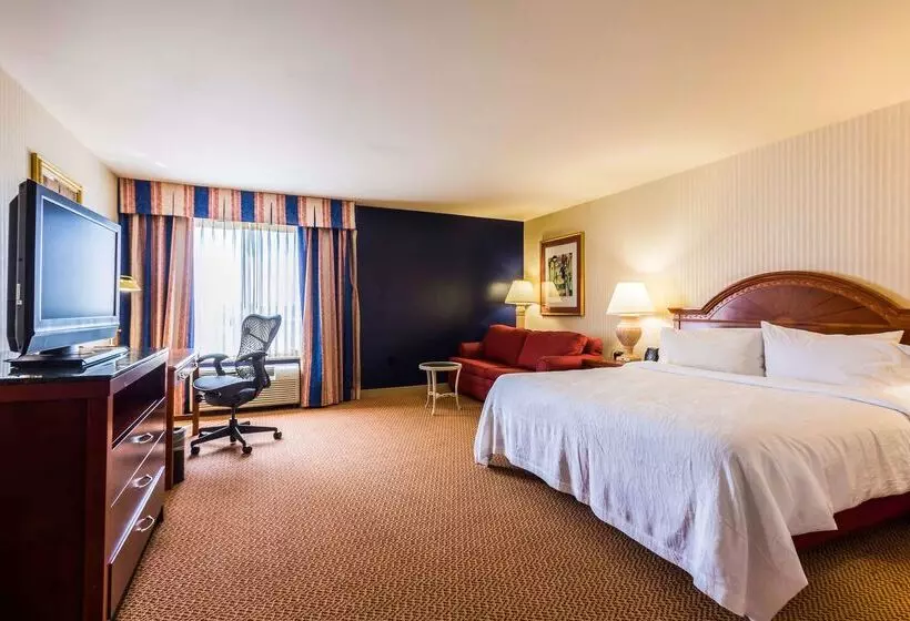 ホテル Hilton Garden Inn Milwaukee Northwest Conference Center
