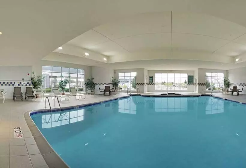 ホテル Hilton Garden Inn Milwaukee Northwest Conference Center
