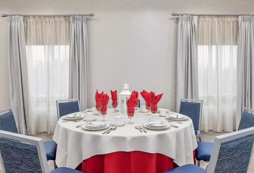 Holiday Inn Express Hotel & Suites Greenville I 85 & Woodruff Road, An Ihg