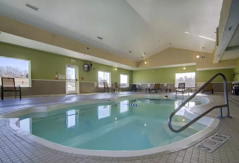 Holiday Inn Express Hotel & Suites Kansas City Sports Complex, An Ihg