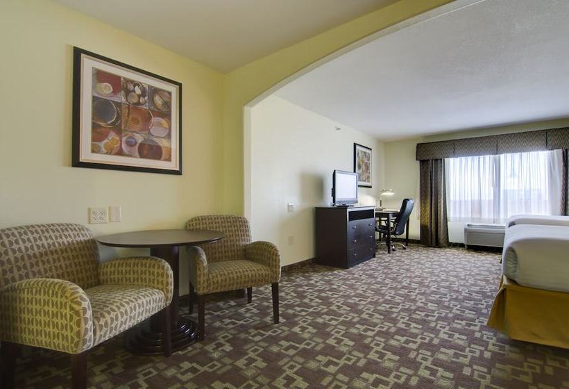 Holiday Inn Express Hotel & Suites Kansas City Sports Complex, An Ihg