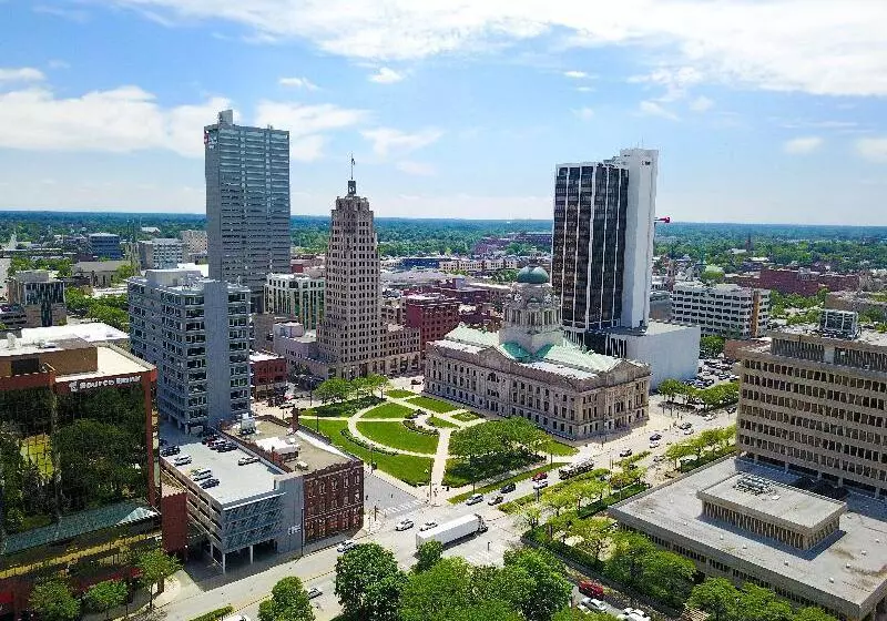 Отель Holiday Inn Purdue Fort Wayne, An Ihg