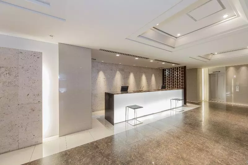 בית מלון כפרי Mystays Fukuoka Tenjin