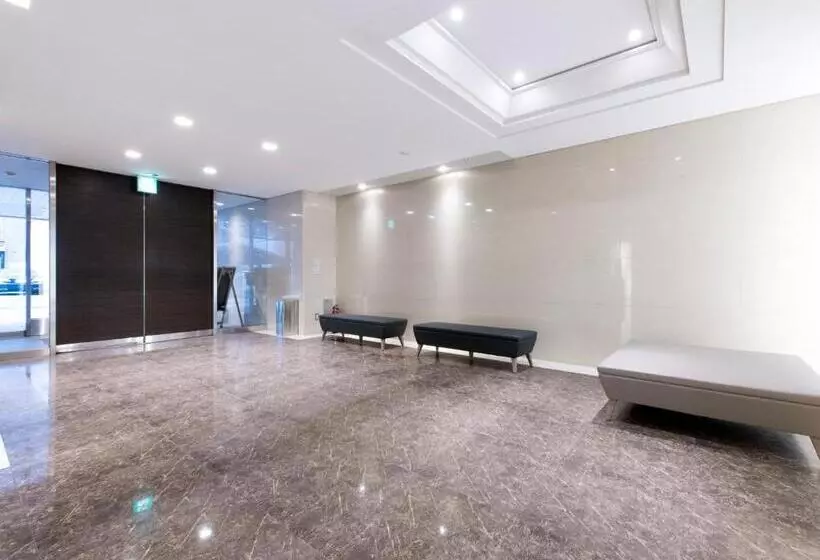 בית מלון כפרי Mystays Fukuoka Tenjin