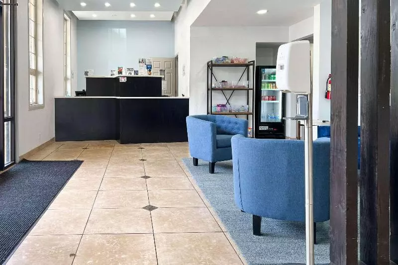 Отель Quality Inn Portland Airport Pdx